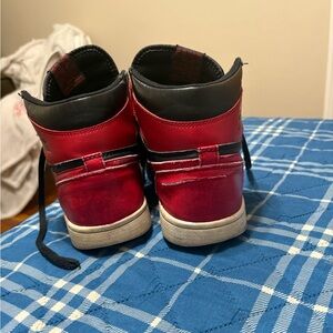 Red and black air Jordan’s size 9.5 men